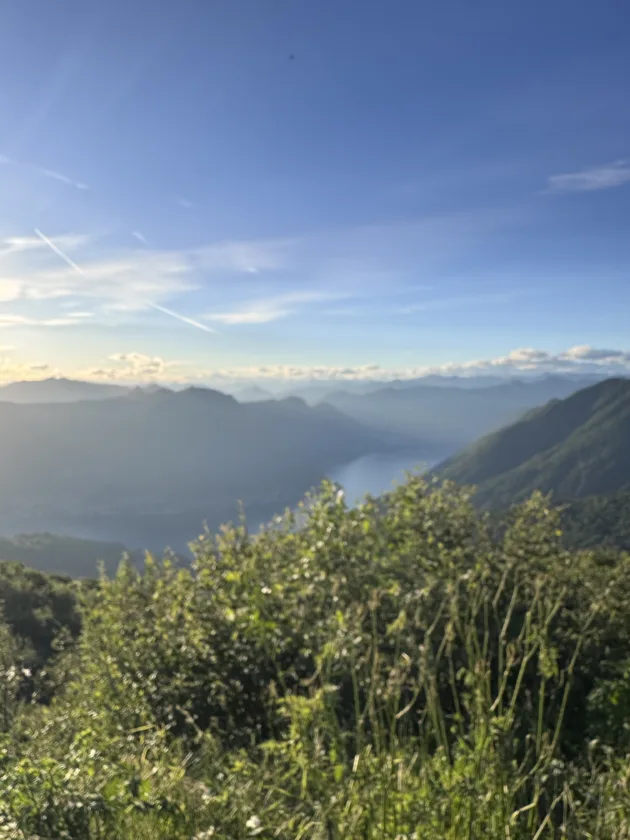 Escursione Monte Bolettone dall'alpe del Vicerè: guida al trekking panoramico e aperitivo al Tramonto 3 trekking monte bolettone