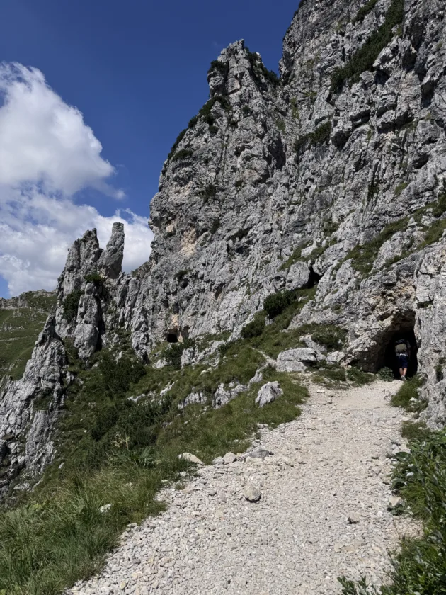La Strada delle 52 Gallerie del Pasubio: guida al trekking più spettacolare delle Piccole Dolomiti52 Gallerie del Pasubio: trekking nelle Piccole Dolomiti 10 IMG 1671