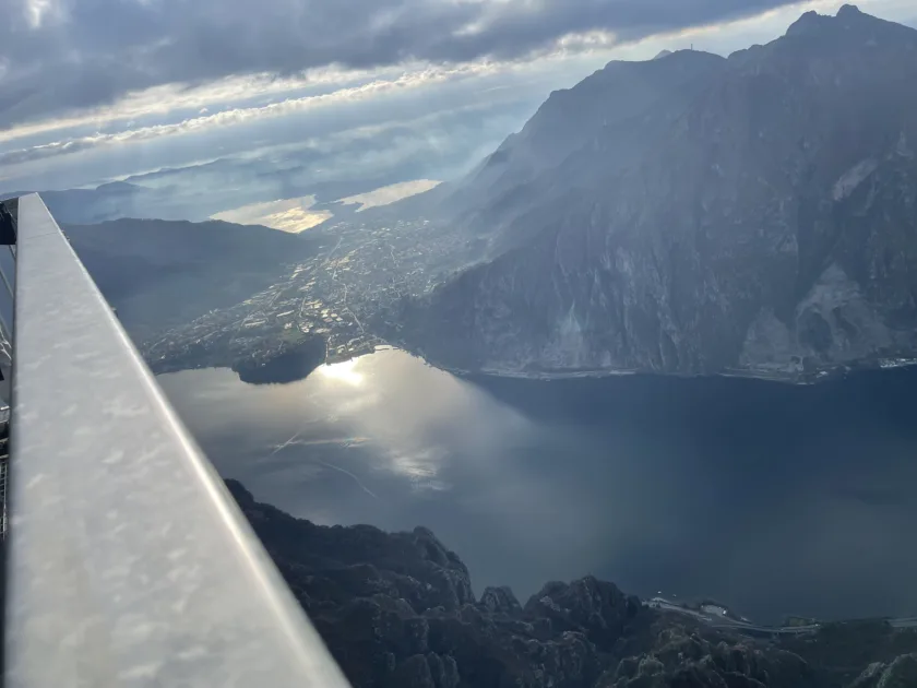 Pian dei resinelli viste invernali vista dalla passerella