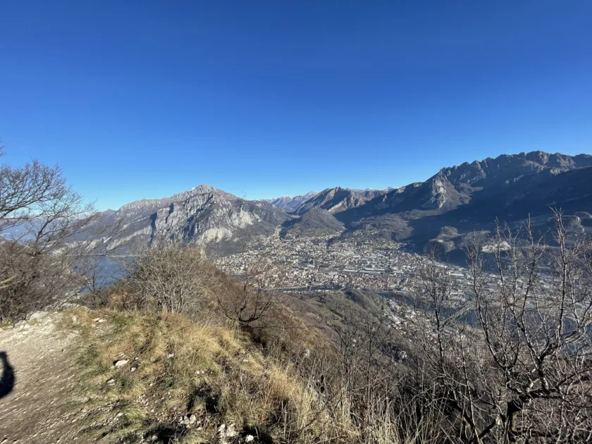 Anello del Monte Barro da Galbiate: il balcone naturale sui tre laghi 5 vista dalla cima di galbiate